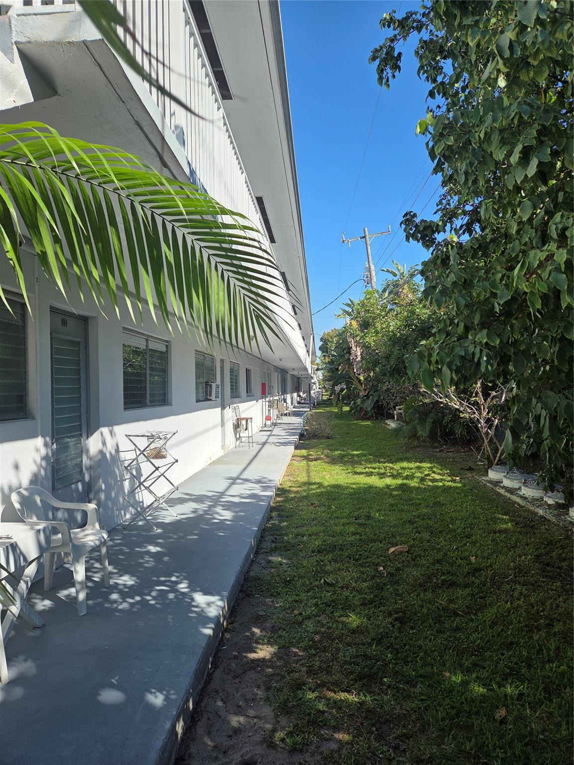 2000 51st Court 208