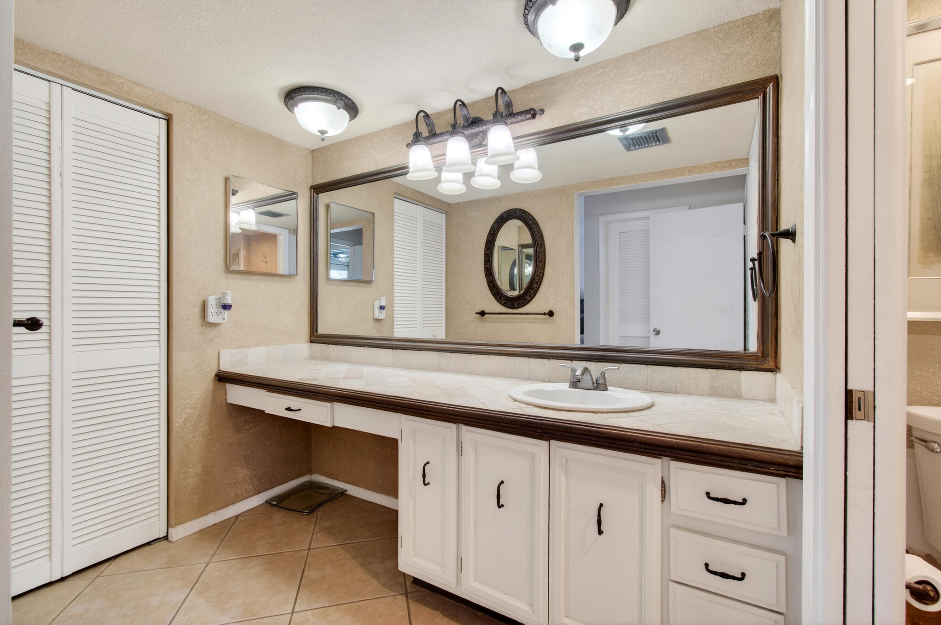 2303 Bridgewood Drive 2303