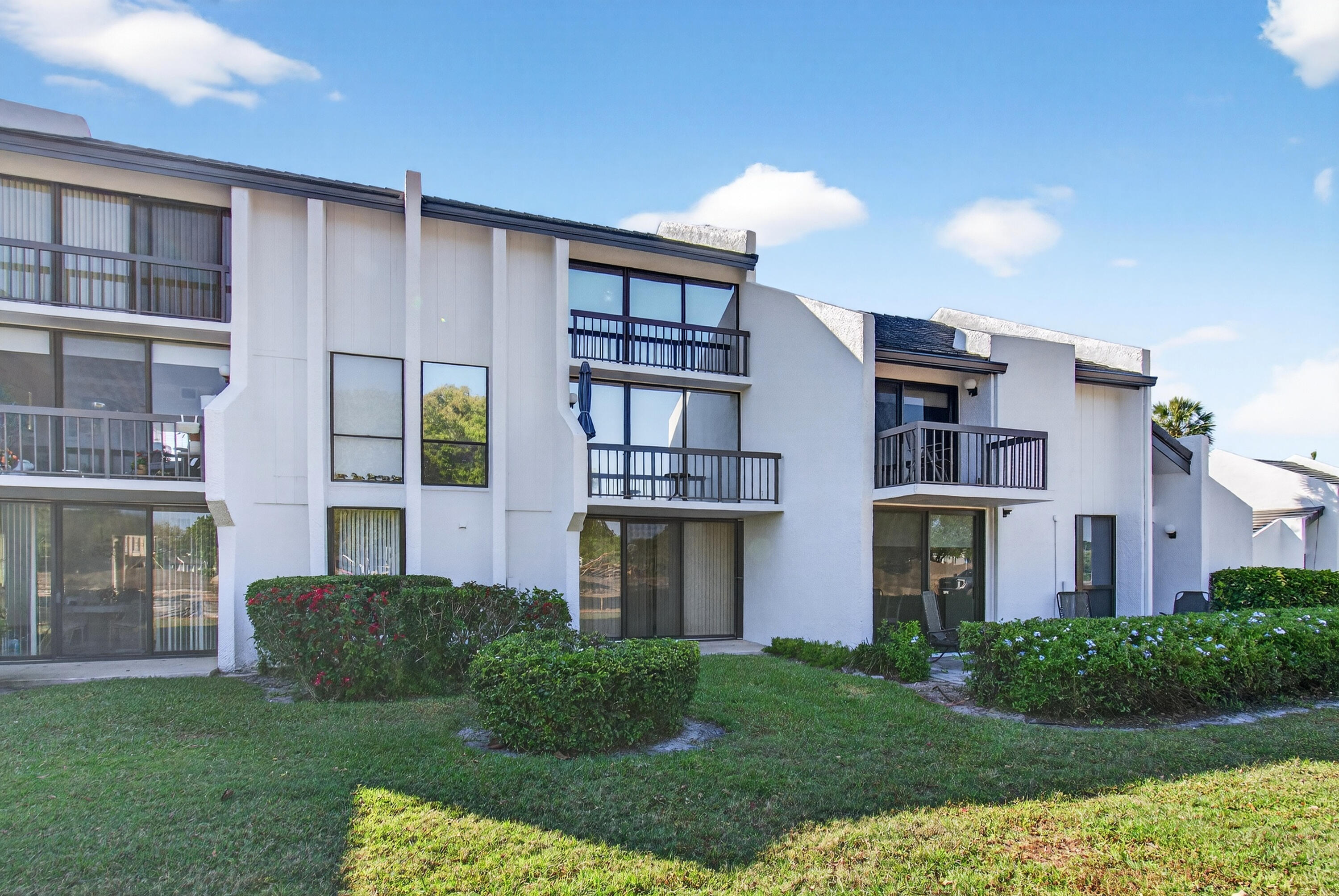 2303 Bridgewood Drive 2303