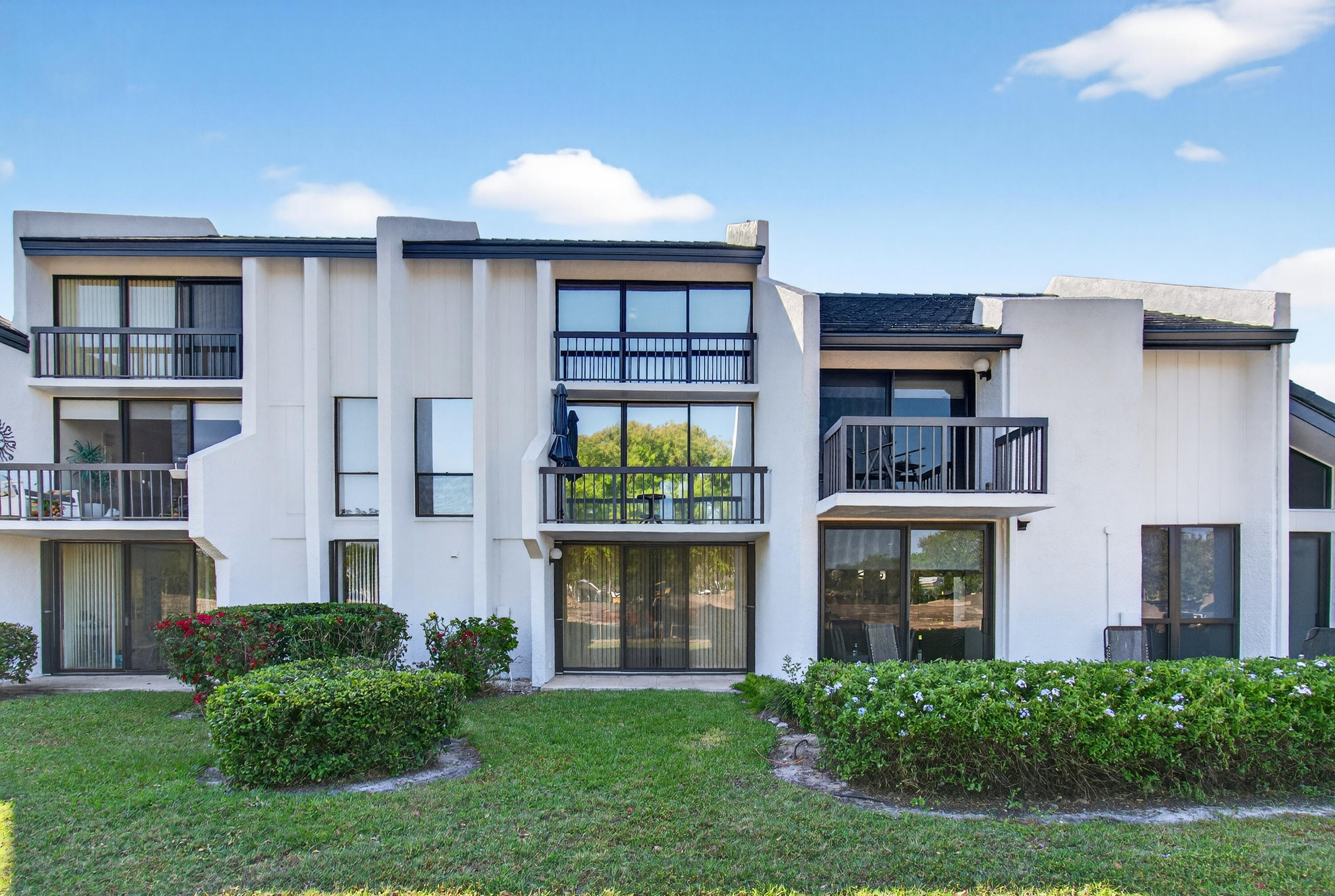 2303 Bridgewood Drive 2303