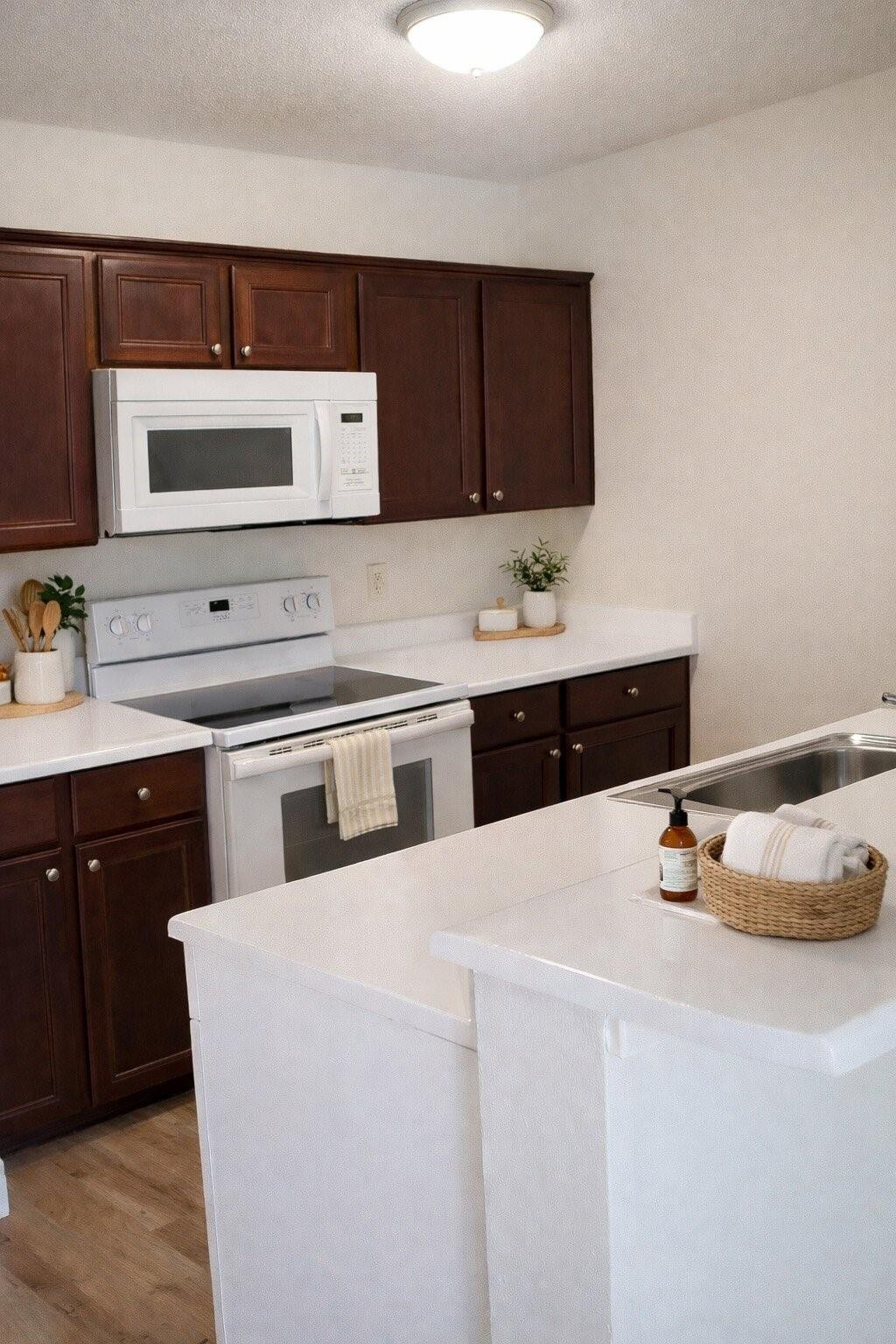 1715 Meadows Circle 1715