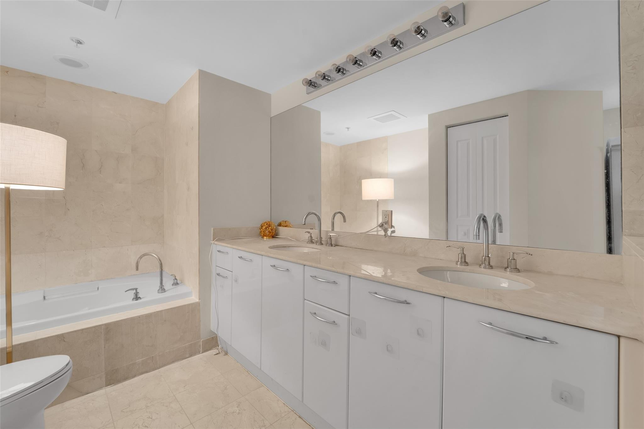 350 SE 2nd Street 850