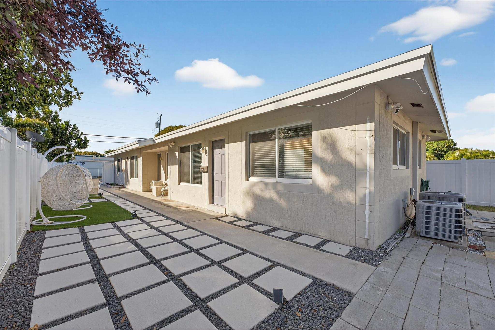 883 NE 33rd Street