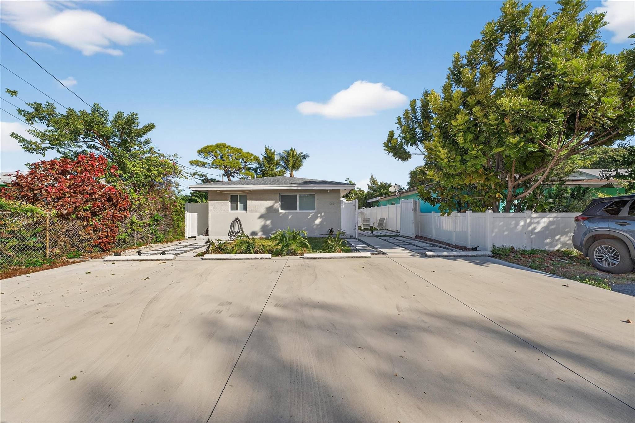 883 NE 33rd Street