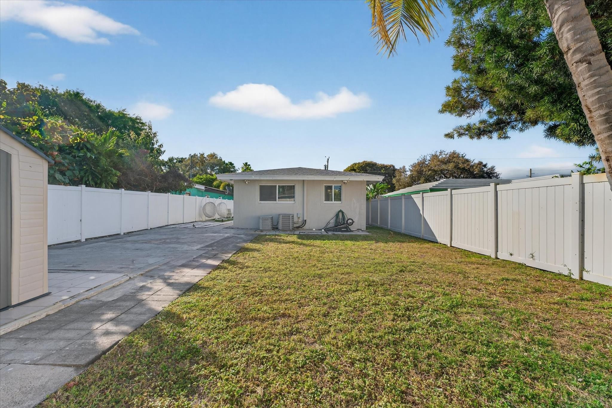 883 NE 33rd Street