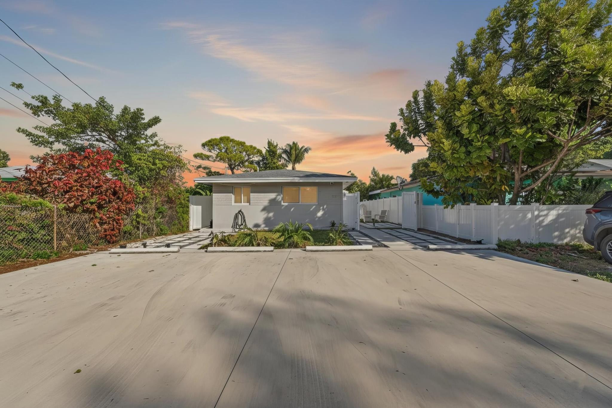 883 NE 33rd Street