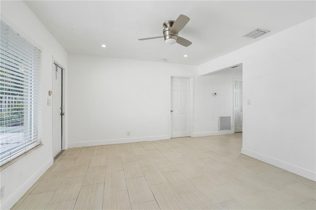 883 NE 33rd Street