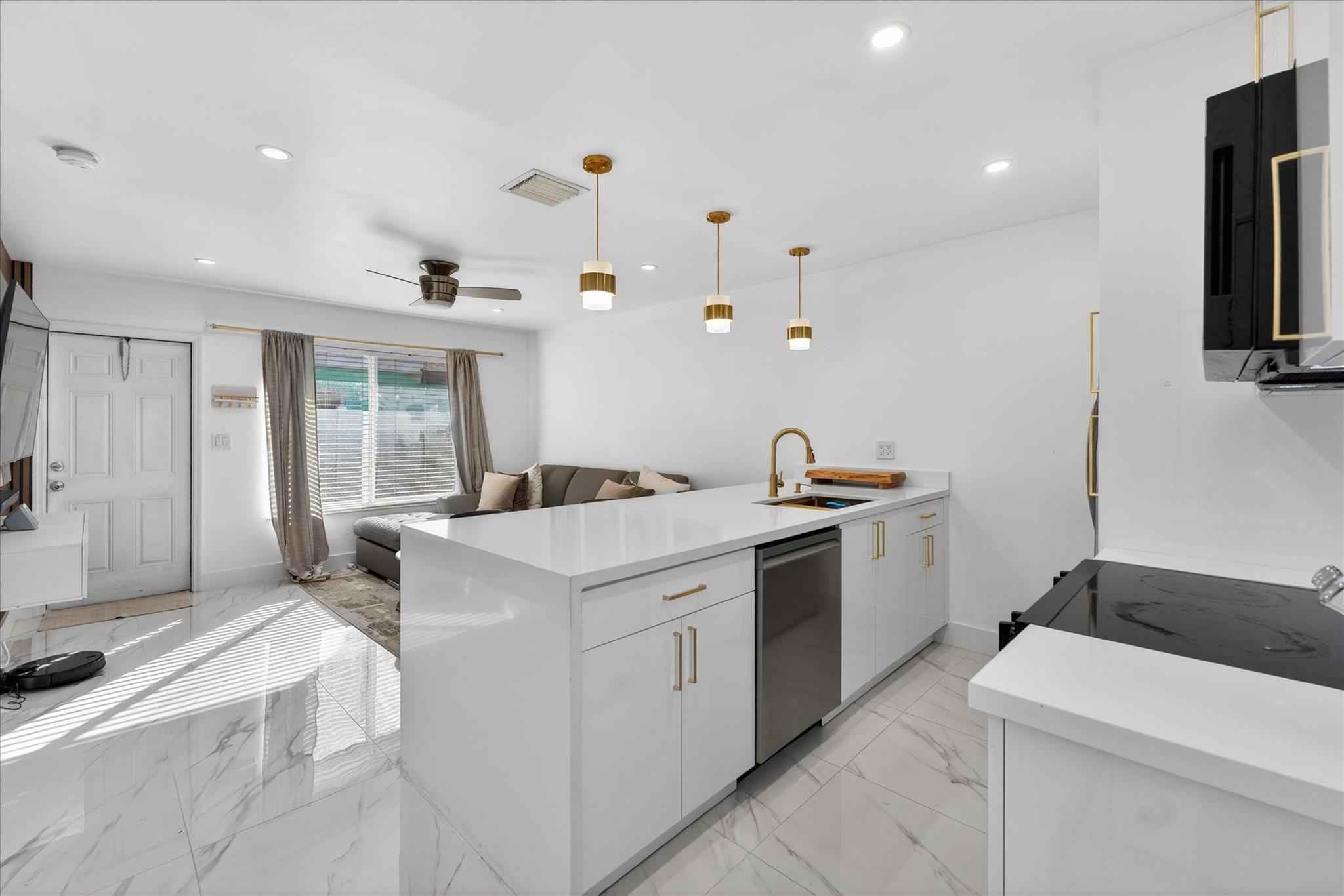 883 NE 33rd Street