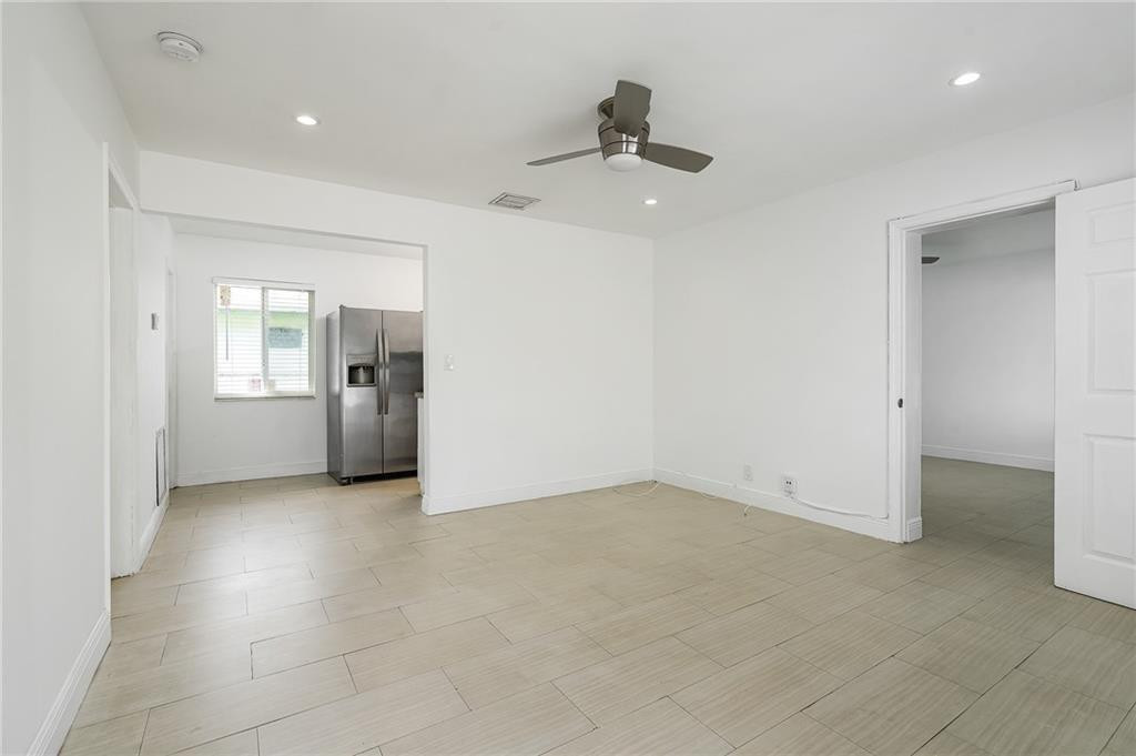 883 NE 33rd Street