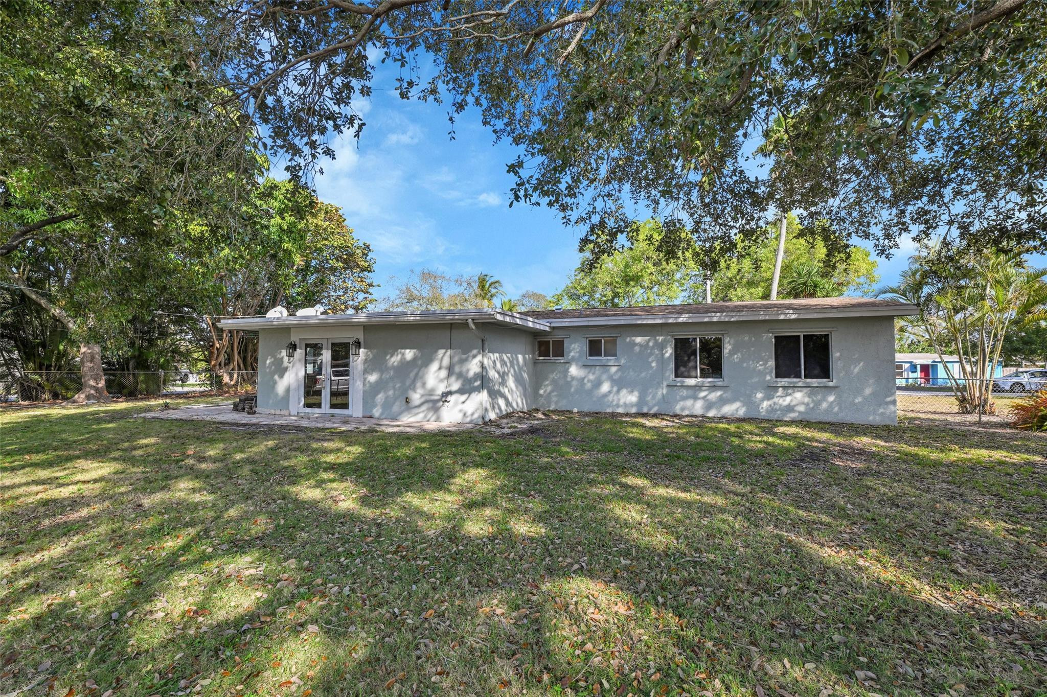 417 NE 10th Avenue