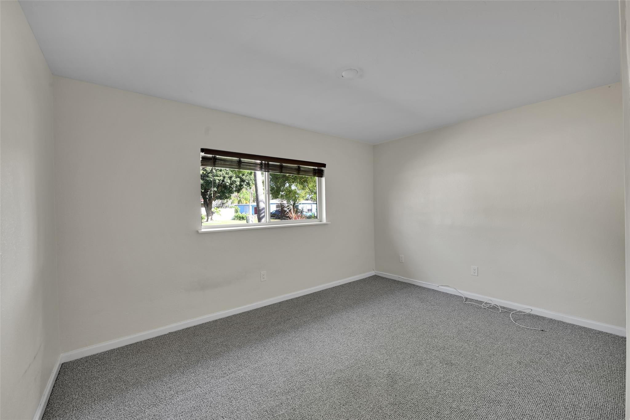 417 NE 10th Avenue
