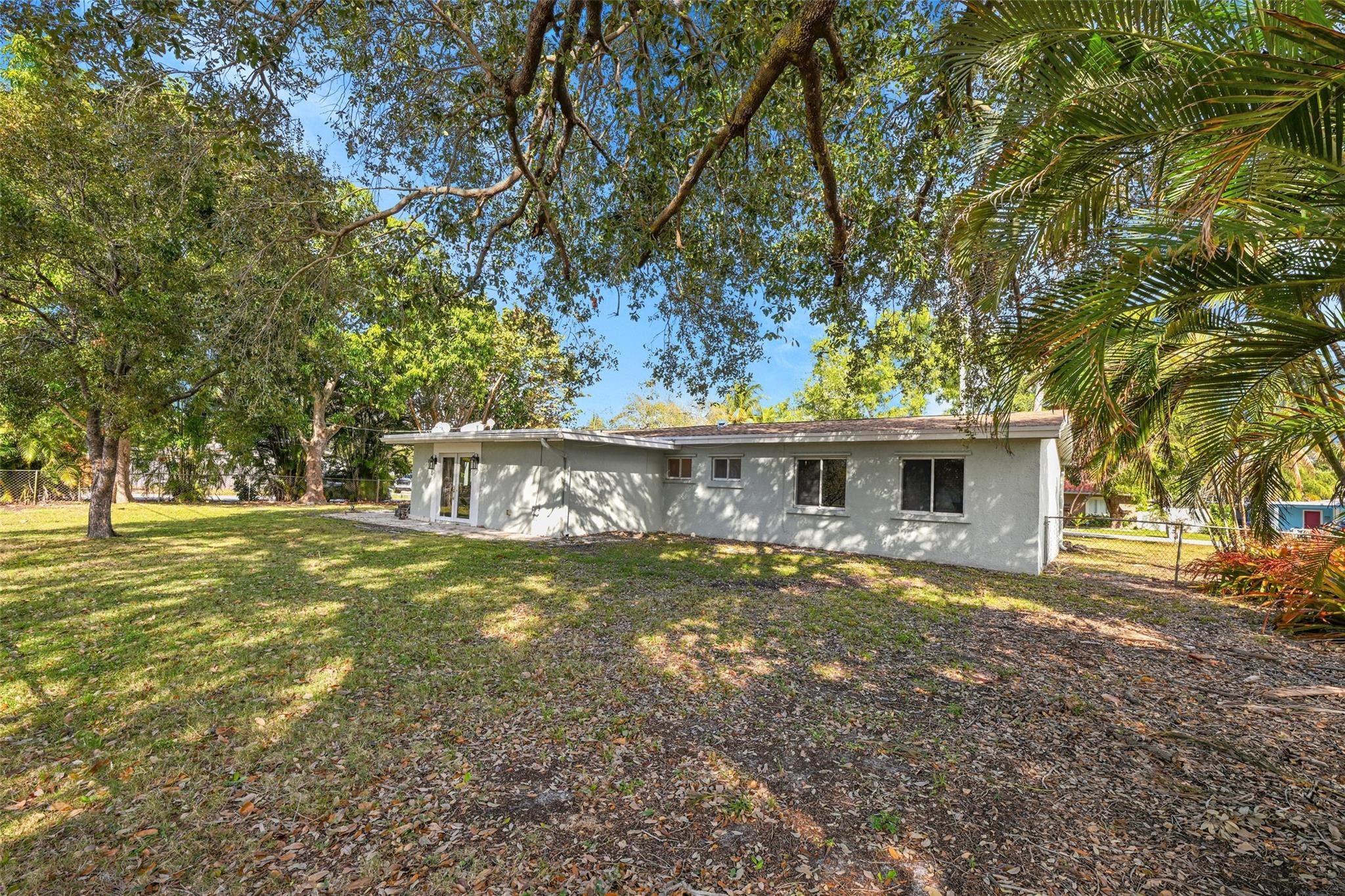 417 NE 10th Avenue