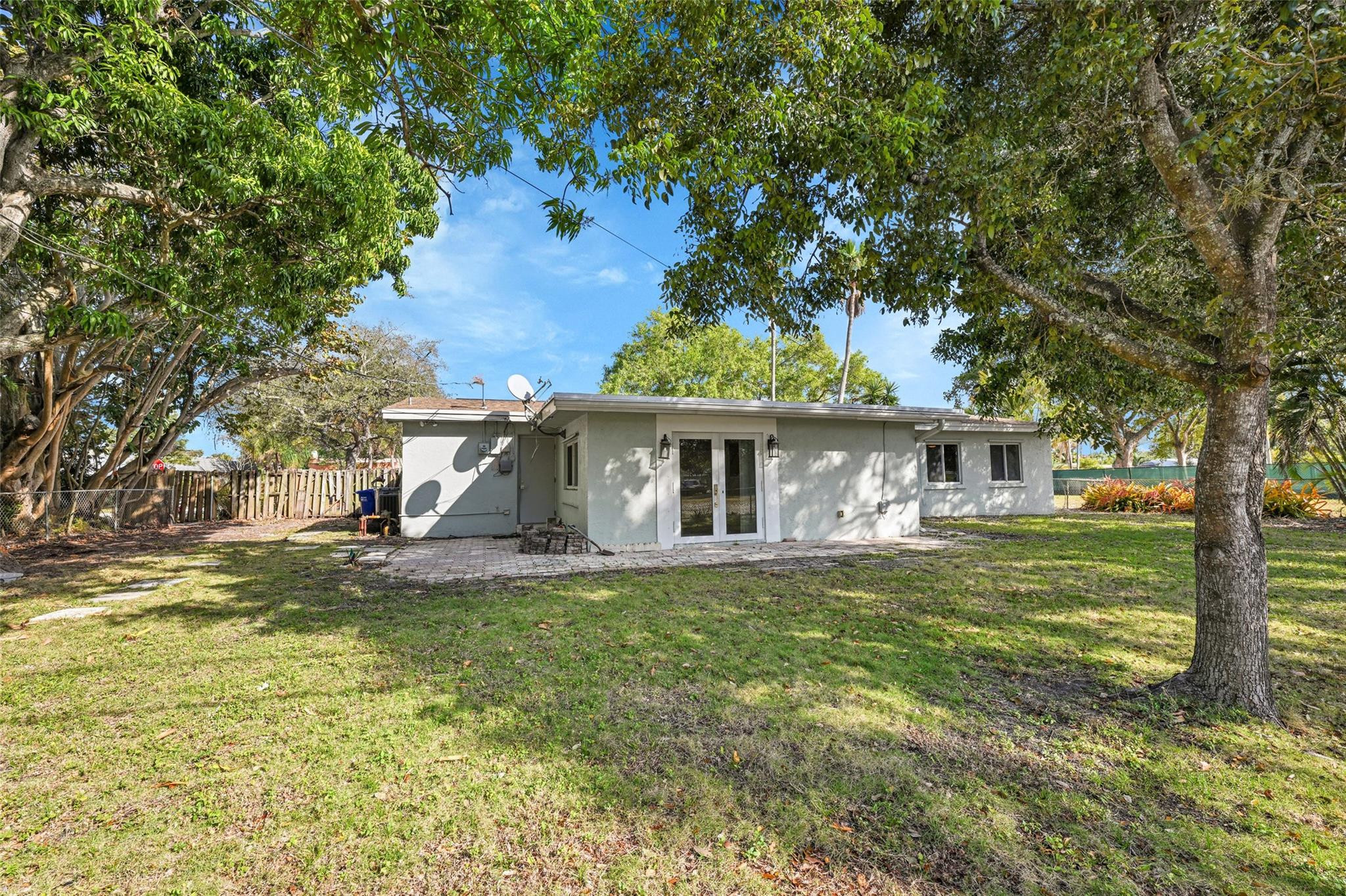 417 NE 10th Avenue