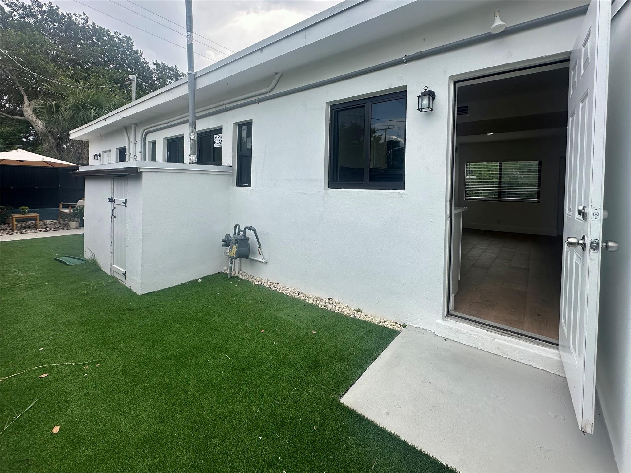1230 S Federal Highway 1