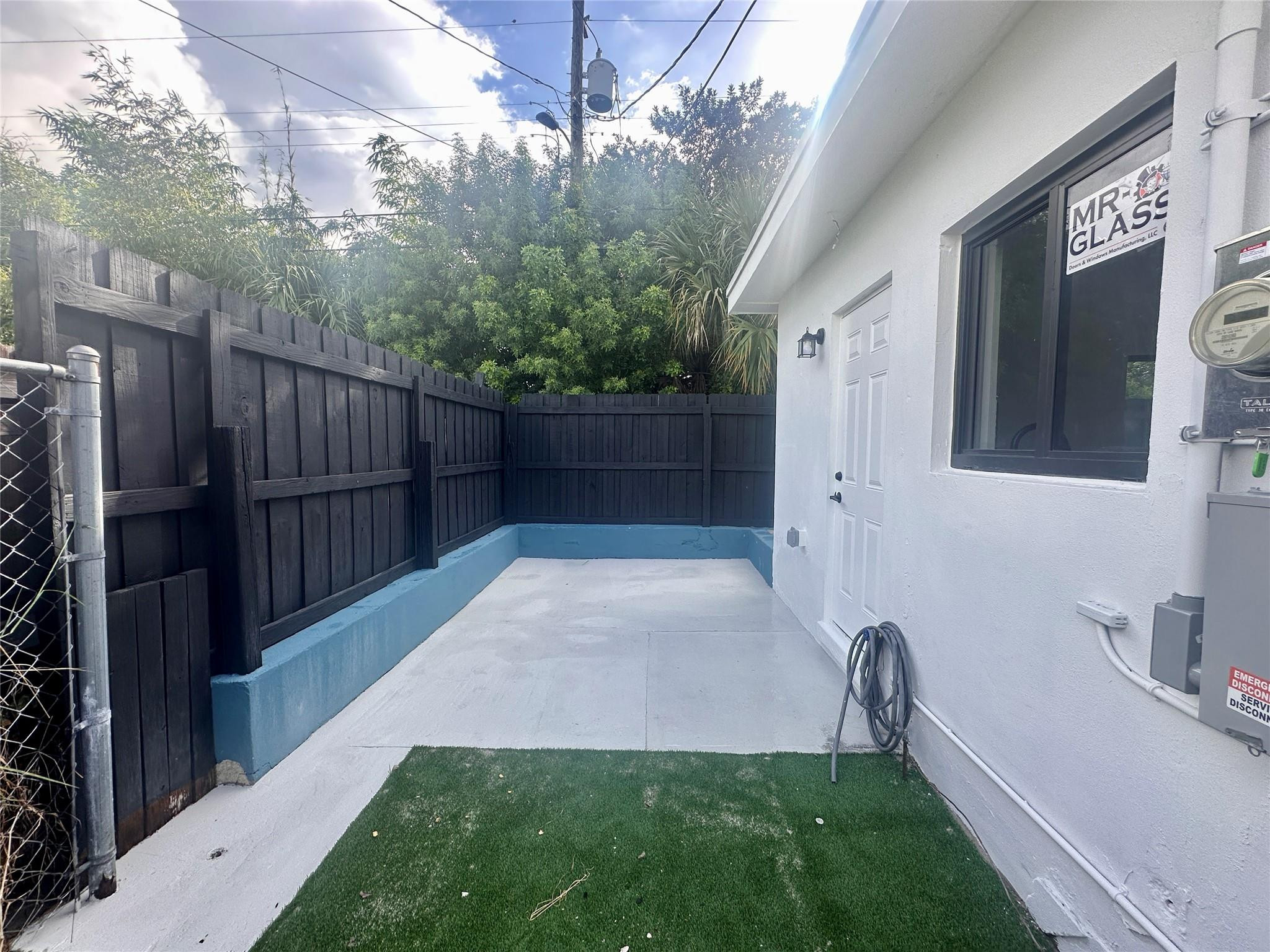 1230 S Federal Highway 1