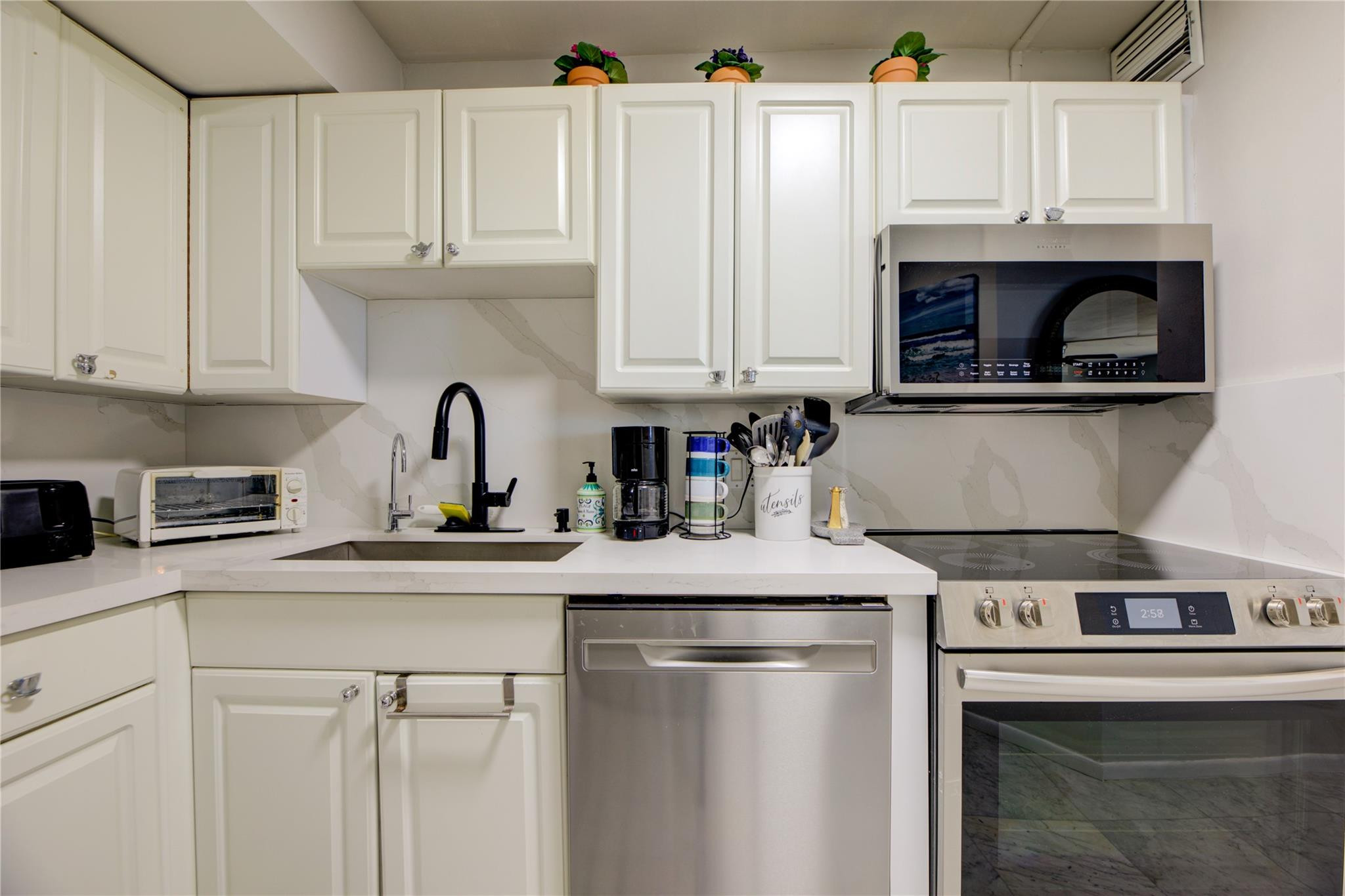 1 Las Olas Circle 1117