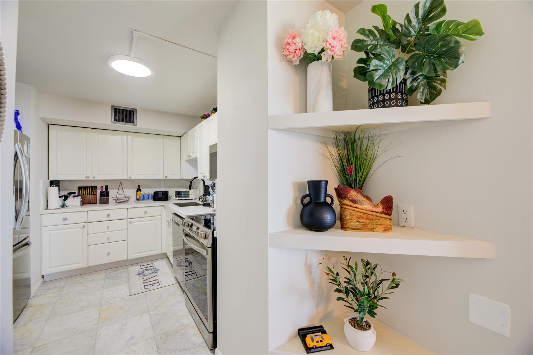 1 Las Olas Circle 1117