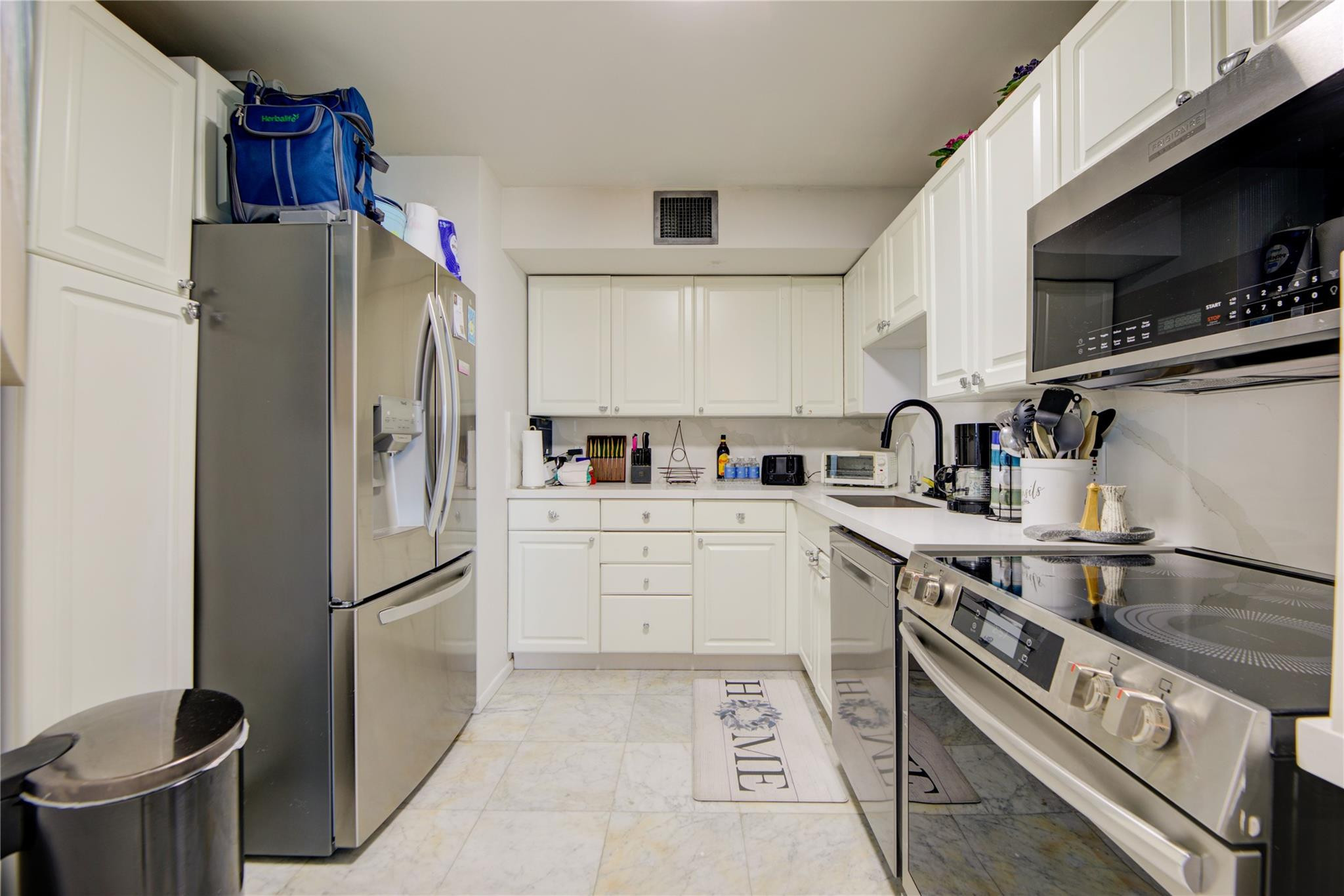 1 Las Olas Circle 1117