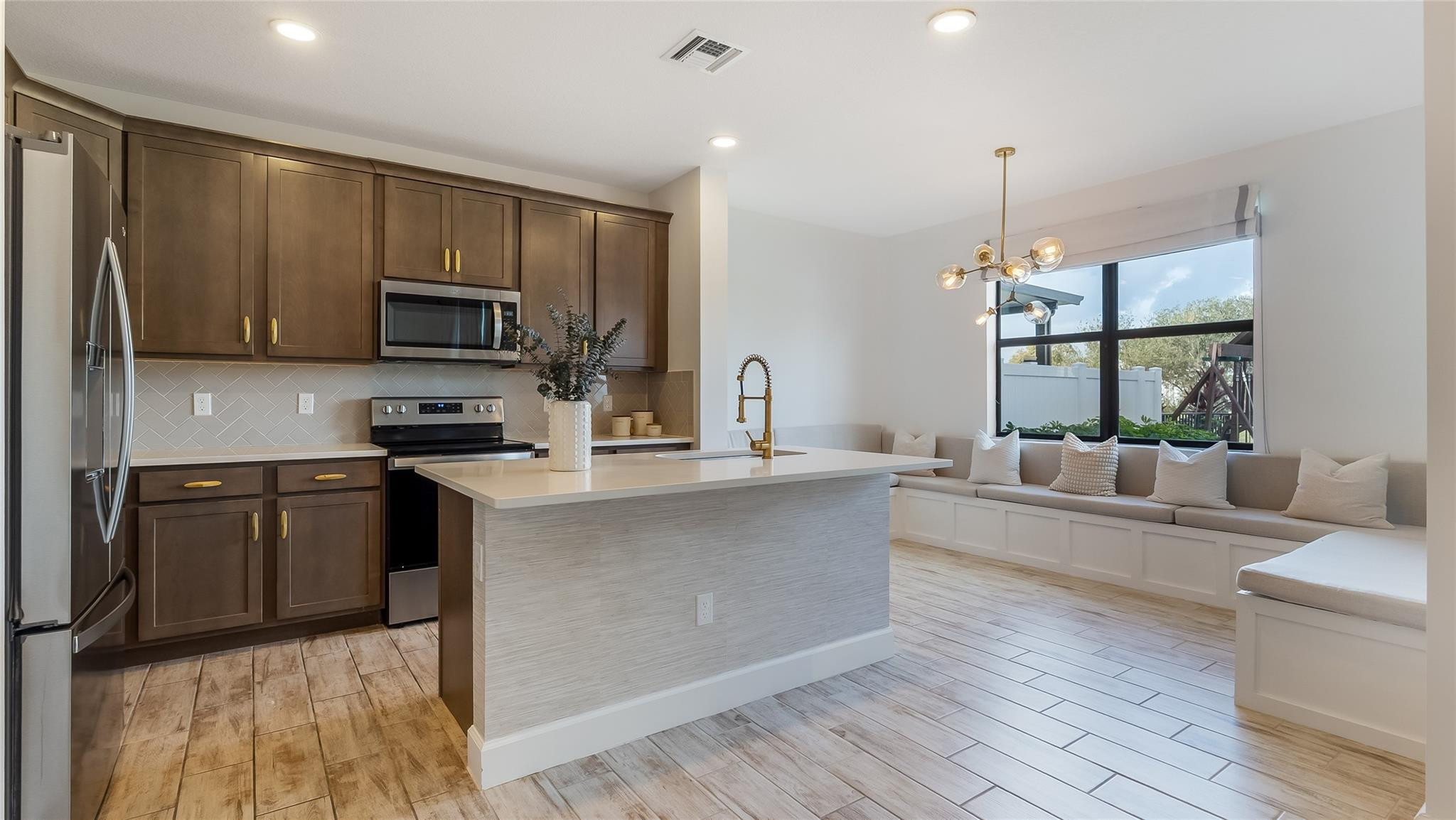 385 NW 33rd Lane