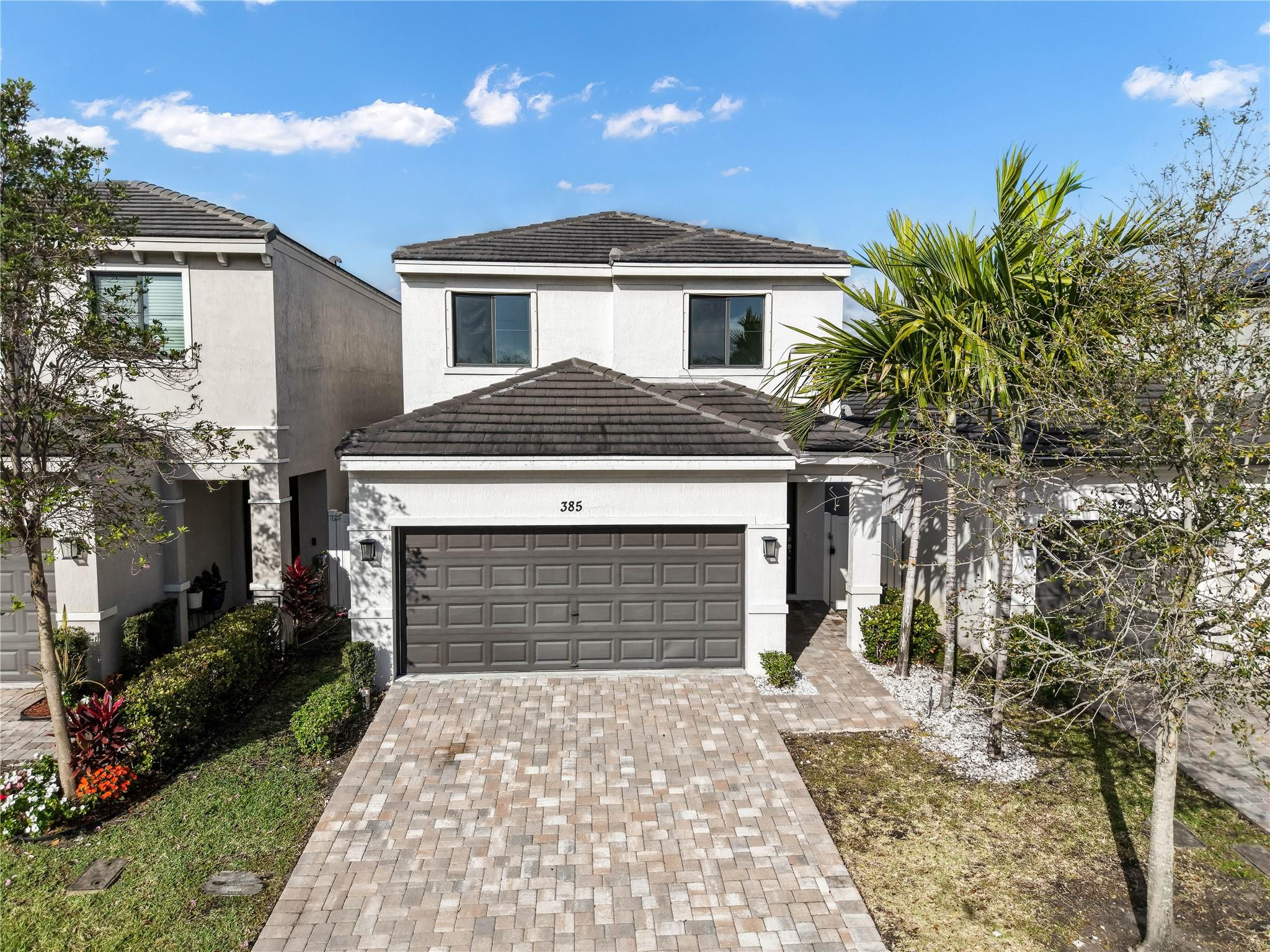385 NW 33rd Lane