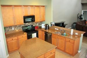 7290 Serrano Terrace