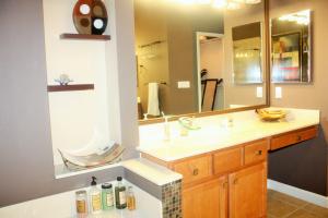 7290 Serrano Terrace