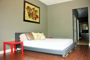 7290 Serrano Terrace