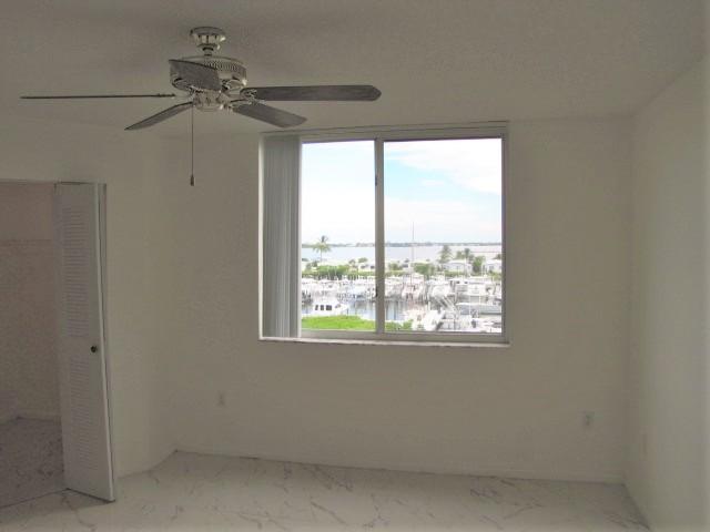 1200 Scotia Drive 404