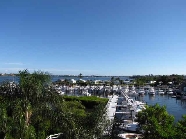 1200 Scotia Drive 404