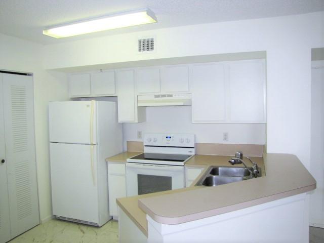 1200 Scotia Drive 404