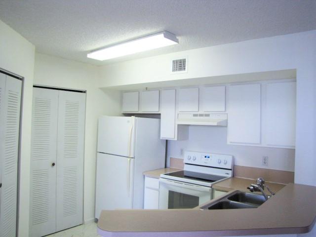 1200 Scotia Drive 404