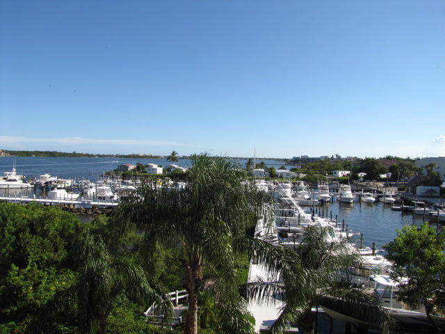 1200 Scotia Drive 404