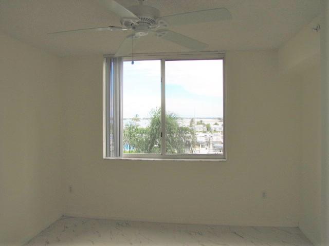 1200 Scotia Drive 404