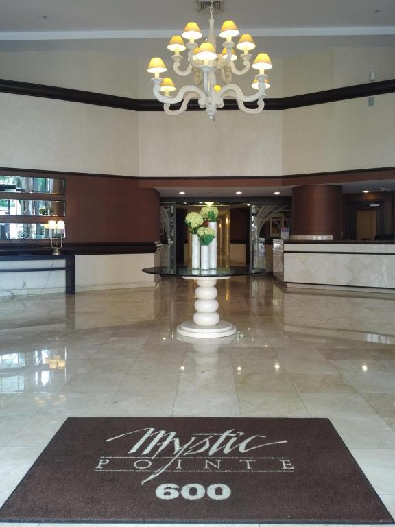 3400 NE 192 Street 810