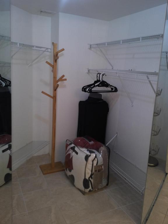 3400 NE 192 Street 810