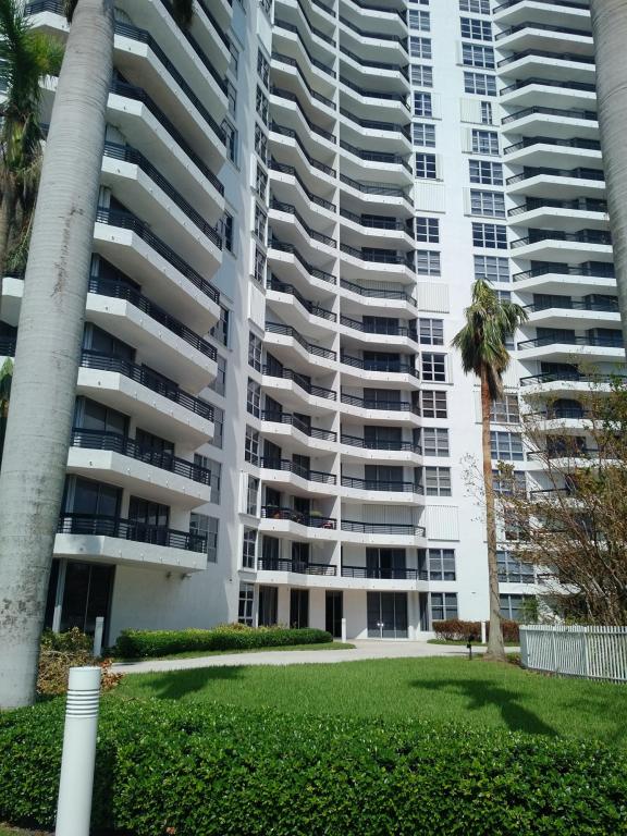 3400 NE 192 Street 810