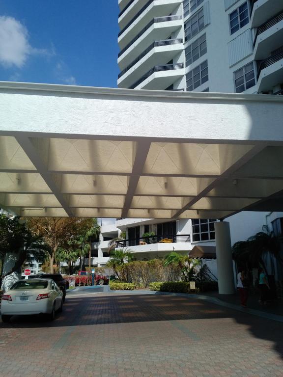 3400 NE 192 Street 810