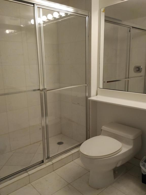 3400 NE 192 Street 810