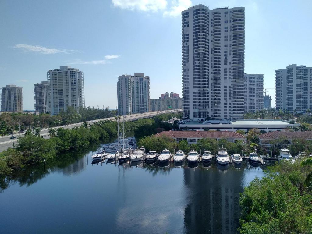 3400 NE 192 Street 810