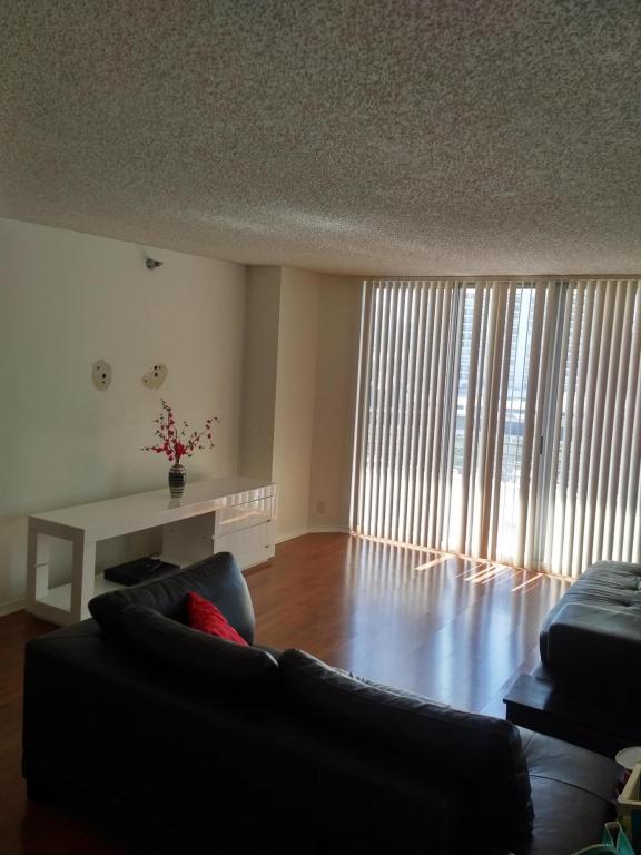 3400 NE 192 Street 810