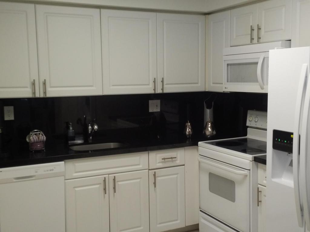 3400 NE 192 Street 810