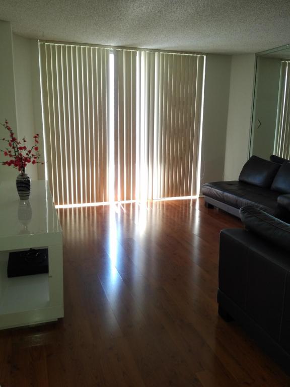 3400 NE 192 Street 810