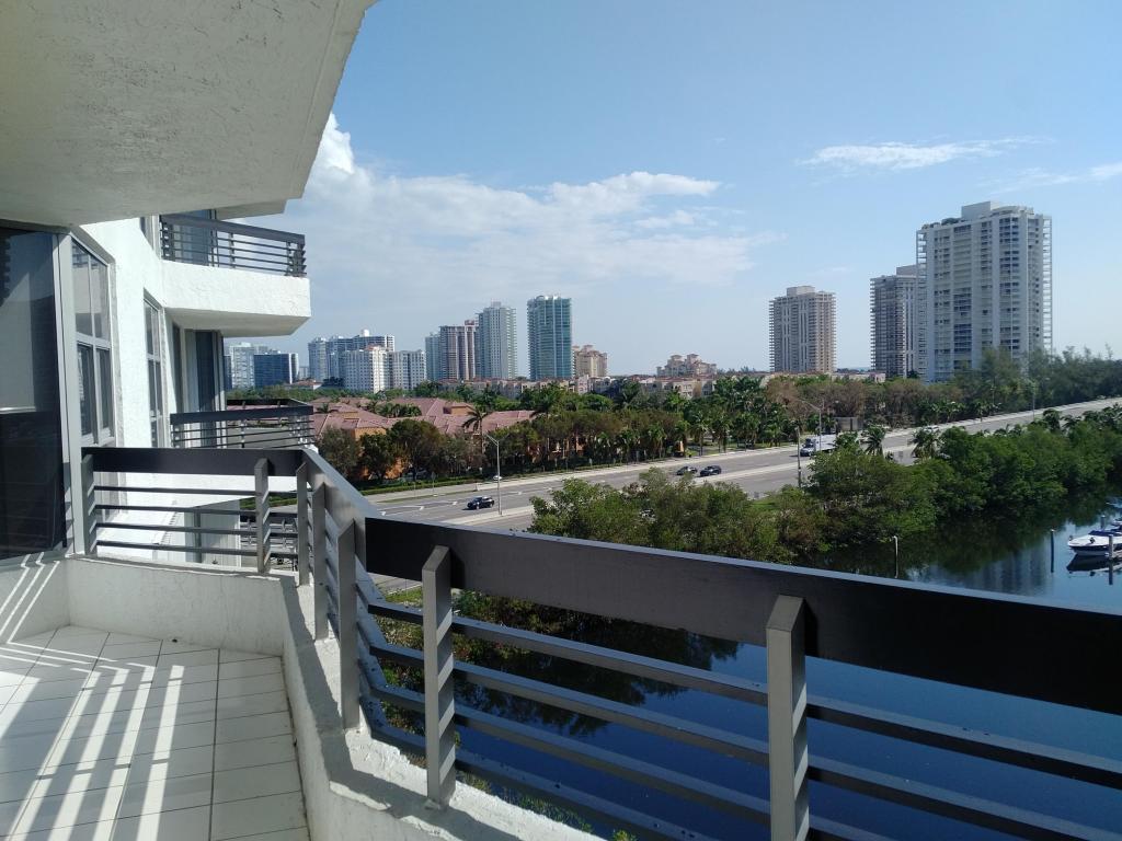 3400 NE 192 Street 810