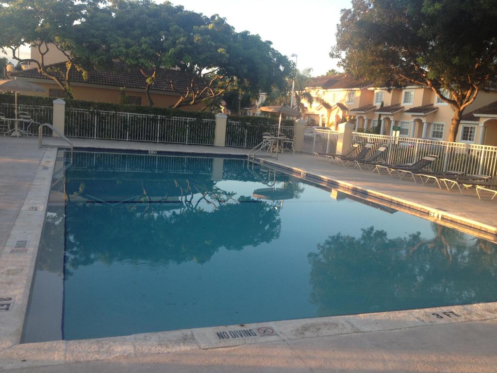 12132 SW 143 Lane 1-4