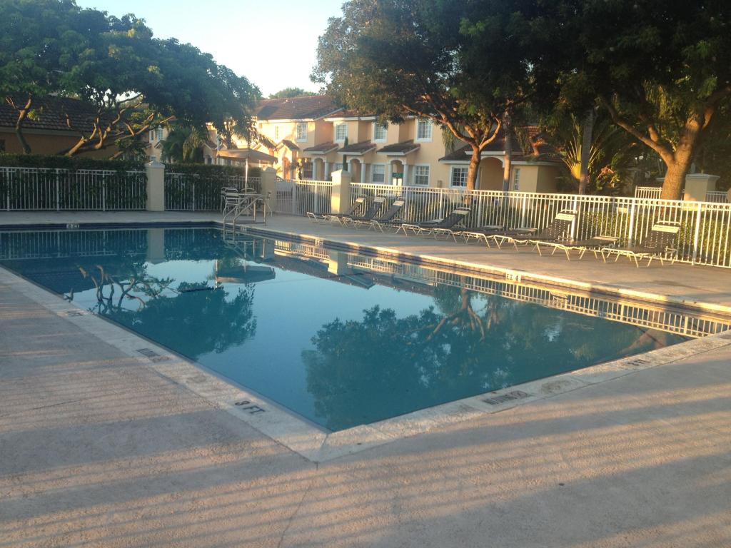 12132 SW 143 Lane 1-4