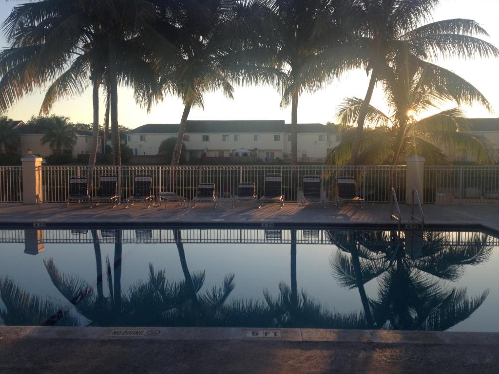 12132 SW 143 Lane 1-4