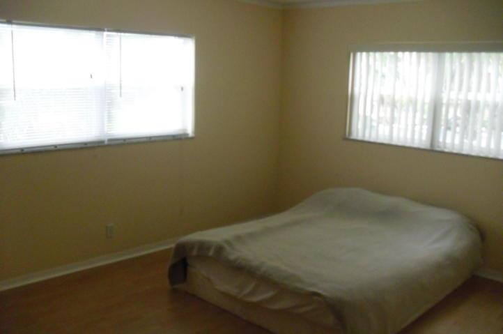 2515 NE 1st Court 201