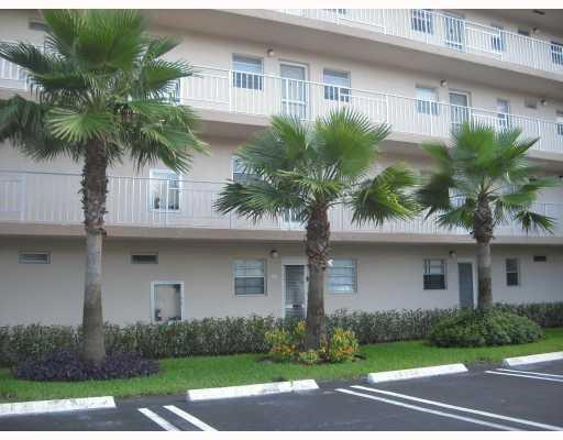 2515 NE 1st Court 201