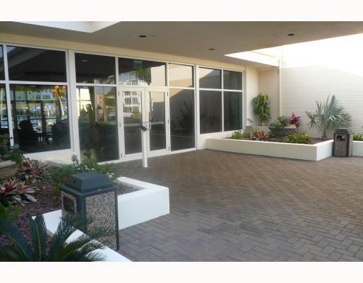 2515 NE 1st Court 201