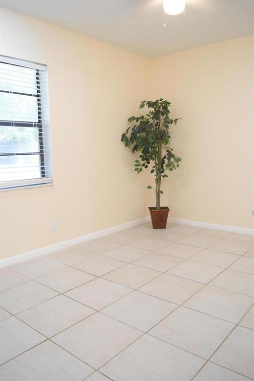 9823 Spanish Isles Drive